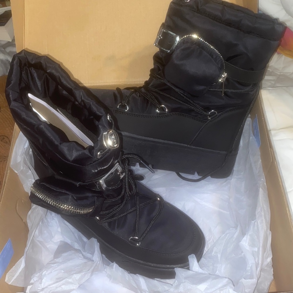 Womens size 10 brand new black winter boots
